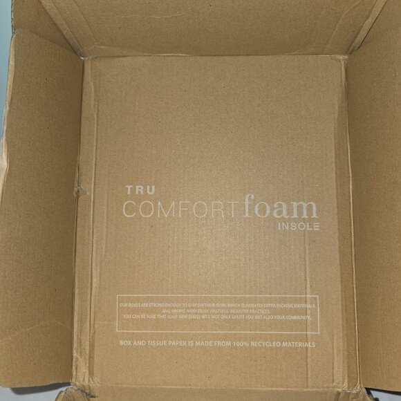 Journee Sadiya Bootie in Off-White, Women's Size 7, New in Box - Picture 8 of 9